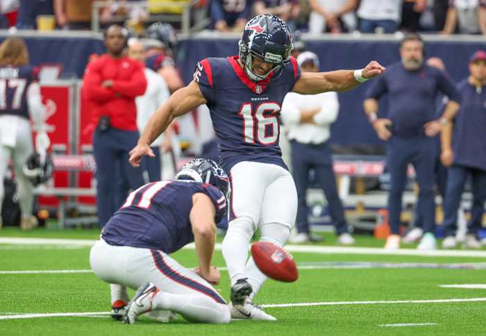 Texans place kicker Matt Ammendola (16) kicks a field goal against the Denver Broncos in the first quarter at NRG Stadium.